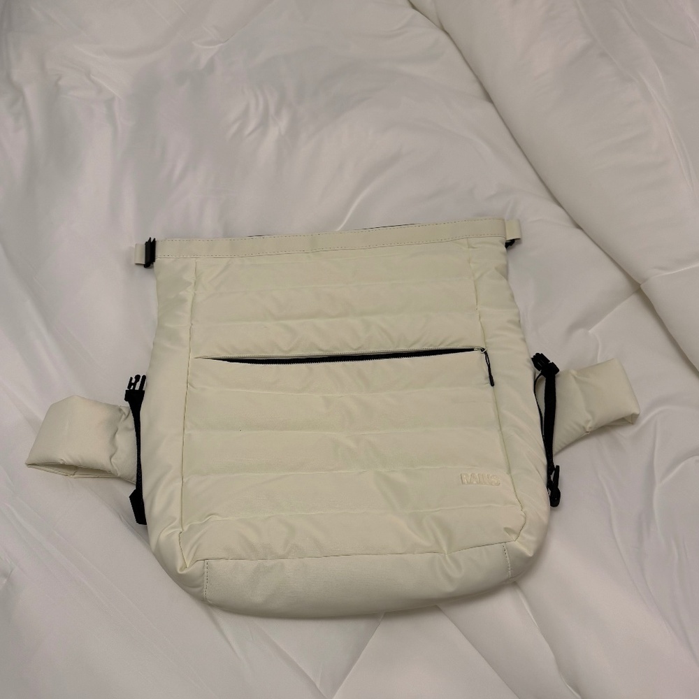 Amazing RAINS brand puffer bum pack - sold at free people!